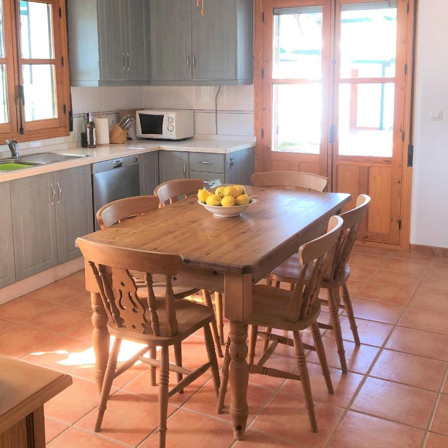 Cortijo Rocas Altas Villa Iznájar Eksteriør bilde